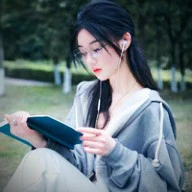 Hoàng Tuyết Nhi (em cap)