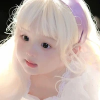 Chloe lúc bé