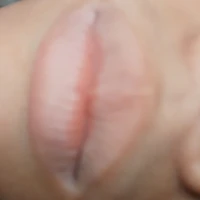 Đàn em có bờ môi hồng hào của Hùng