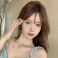 Lục Mai Tuyết ( mẹ nam chính)