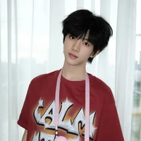 Trương Hàm Thụy(T)