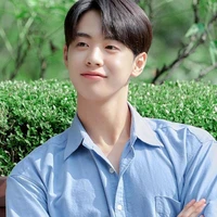 Si Woo