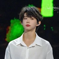 Trần Dịch Hằng //hắn//