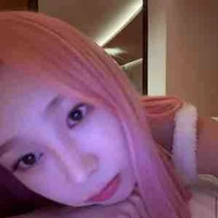 Uchinaga Aeri ( chị)