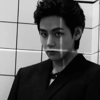 Kim Taehyung- Hắn