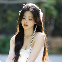 Nguyễn Ngọc Duyên [Chị gái Dương]