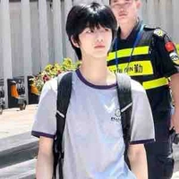 Trương Hàm Thuỵ [Em]