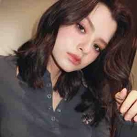 Becky Rebecca Patricia Armstrong (Cô)