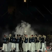 cả top cả bot