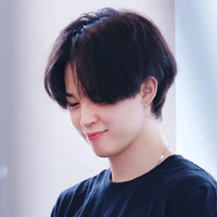 Park Jimin - Ji/mẹ cô và chị/
