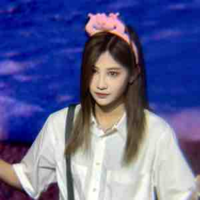 Viên Nhất Kỳ ( cô,cute )