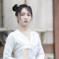 Dung - Nữ tỳ của Bà cả