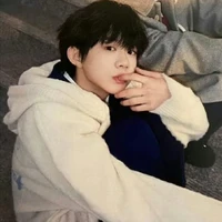 Trần Dịch Hằng ( cậu )