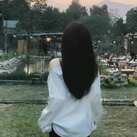 Hoàng Thùy Anh- chị lớn