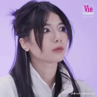 Con mều màu đenn🐈‍⬛