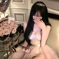 Dương Thúy An-Chị họ hắn