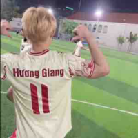 Con nhỏ thích cắn ng