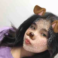 Con nhỏ thích cắn ng