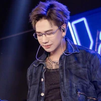 Hoàng Kim Long - Lou Hoàng⁹⁴