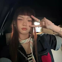 Nguyễn Lê Ngọc Ánh Sáng - Aza