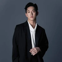 Song Luân.