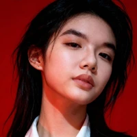 paray  Ari (cô)