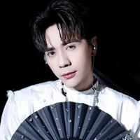 𝒍𝒆̂ 𝒒𝒖𝒂𝒏𝒈 𝒉𝒖̀𝒏𝒈 /𝒑𝒉𝒐𝒏𝒆/