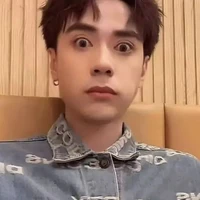 hùng