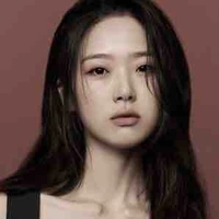 Kim Si Eun [chị]