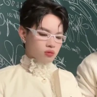 Pháp (kiều) lúc nhỏ