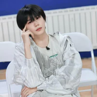 Trần Dịch Hằng • Nhóc •
