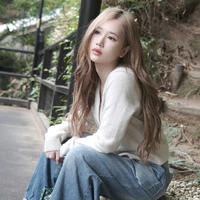 Hoàng Thư Thư |Aicy|