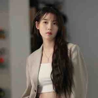 Iu- mẹ nàng -