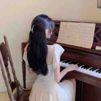 Huyền Trang-Yuri