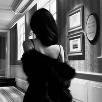 # Hoàng Ngọc Lan [mẹ gã]