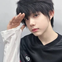 Trần Dịch Hằng " anh"