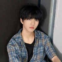 Trương Hàm Thụy " y"