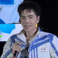 Q.Hùng