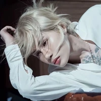 T/G đẹp zai cute ỉa trong toilet