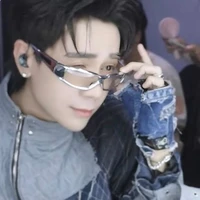 Lê Quang Hùng-nam 8 nguyên tác