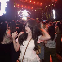 Charlotte Austin nàng