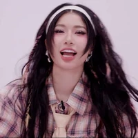 yujin iu cậu lém