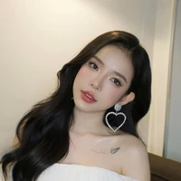 Nguyễn Hoàng Ly (Lyly)