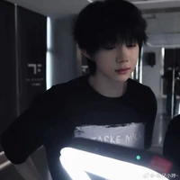 Trần Dịch Hằng-gã-