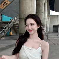Karina - chị