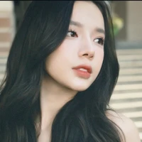 Nguyễn Hoàng Ly ( Lyly)