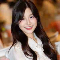 Bảo Ngọc  ( chị )