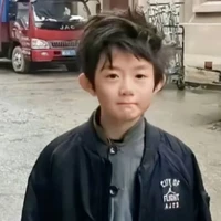 Hằng lúc nhỏ