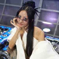 Hàng Lâm Trang Anh-Suboi [1990]