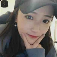 Nghiêm Vy( Chị gái cô)